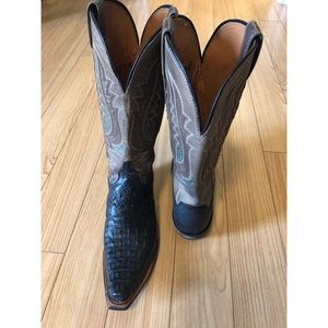 EUC Women’s Lucchese Christina Caimain Boots